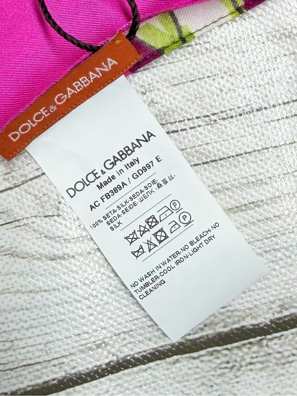 BRAND NEW Dolce & Gabbana Capri Citrus 100% Silk Scarf